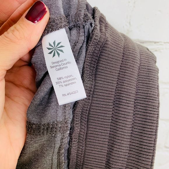 Athleta Gray Shasta Hiking Convertible Pants 8P - Picture 11 of 12